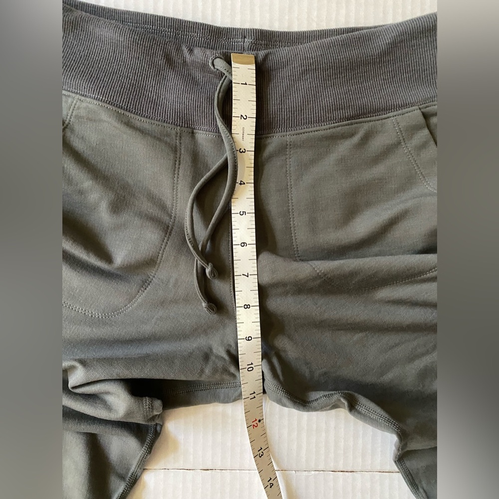 NWT Women’s Icebreaker Merino Mira Cropped Capri Jogger Cool Lite Grey Size S - Picture 10 of 16